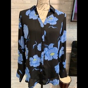 5 for $25 shirt bottom down size M